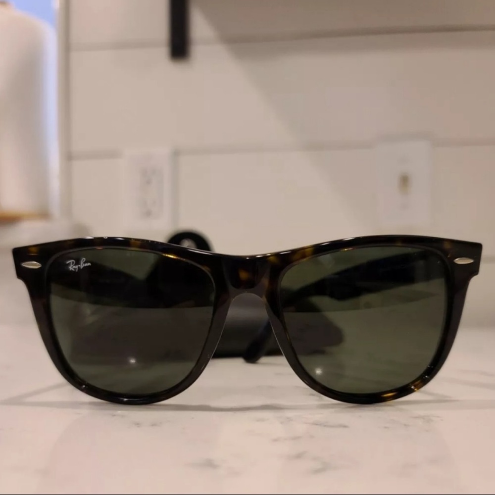 Ray-Ban Wayfarer 54-18 Tortoise Sunglasses